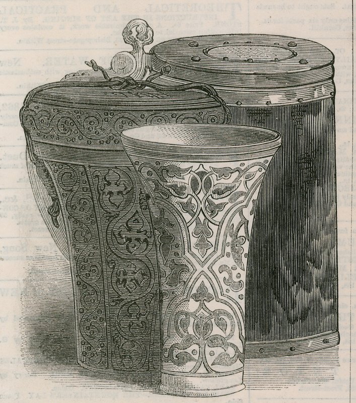 Drinkvaten: The Luck of Eden Hall, met leren koffer voor hetzelfde, en een houten peg tankard door English School