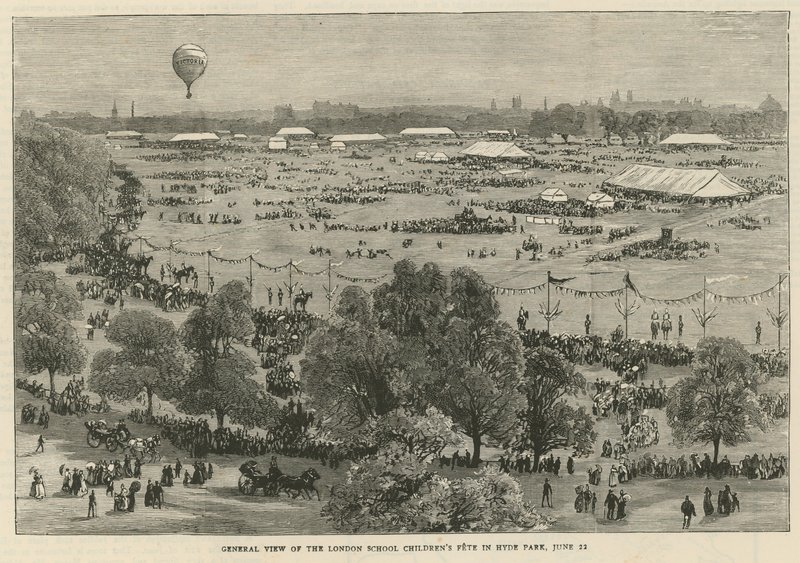 Algemeen overzicht van het Schoolkinderenfeest in Hyde Park, Londen door English School