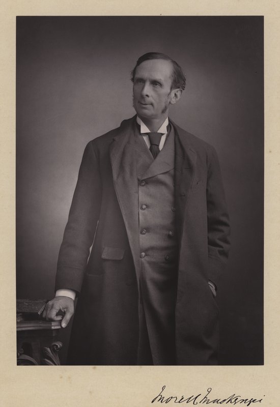 Sir Morell Mackenzie, Engelse arts door English School
