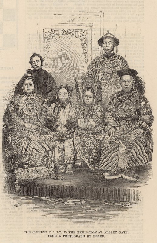 De Chinese familie in de tentoonstelling bij Albert Gate door English School