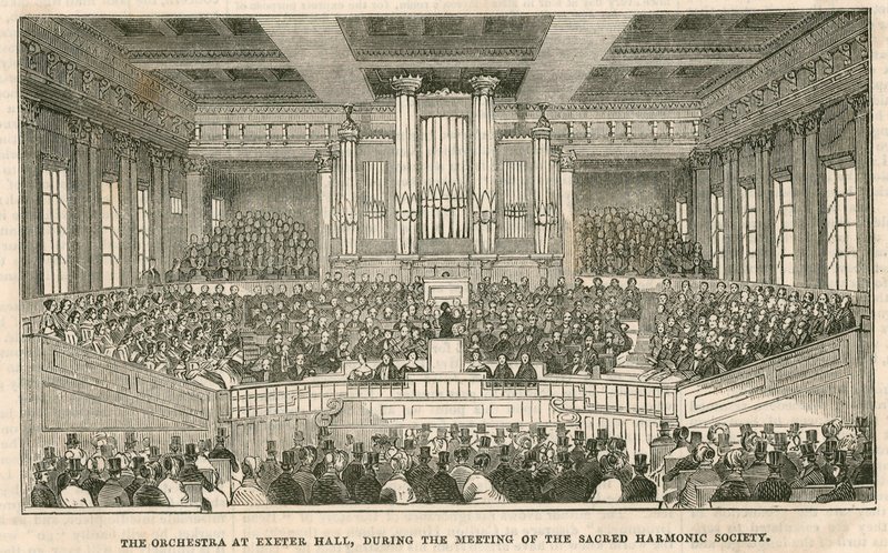 Het orkest in Exeter Hall, Londen, tijdens de bijeenkomst van de Sacred Harmonic Society door English School