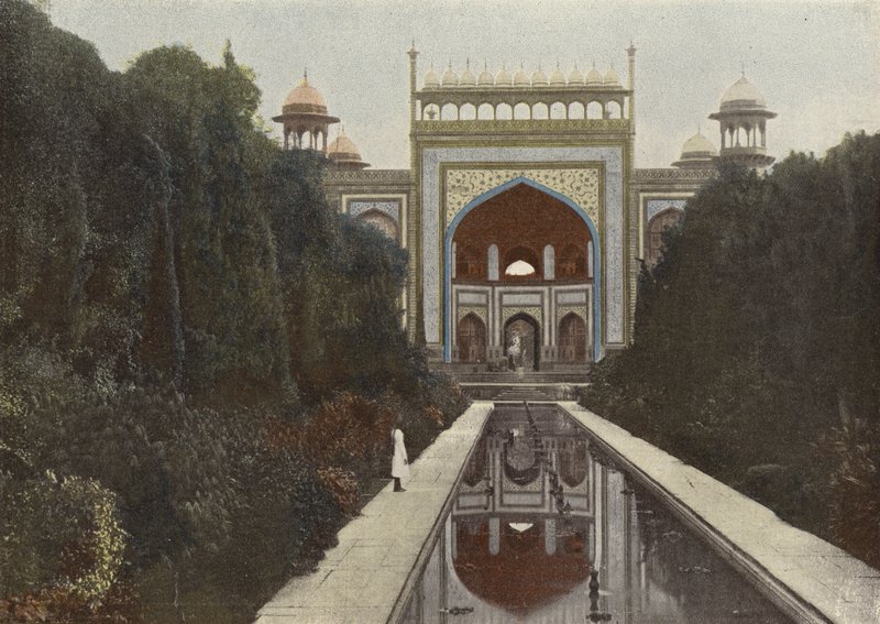 Agra, Ingang van de Tady Mahal door European Photographer