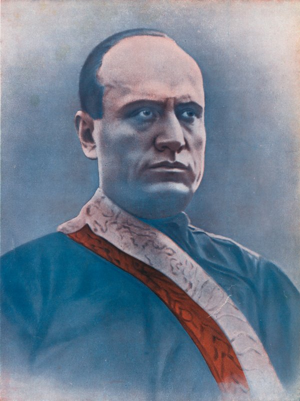 Il Duce door European School
