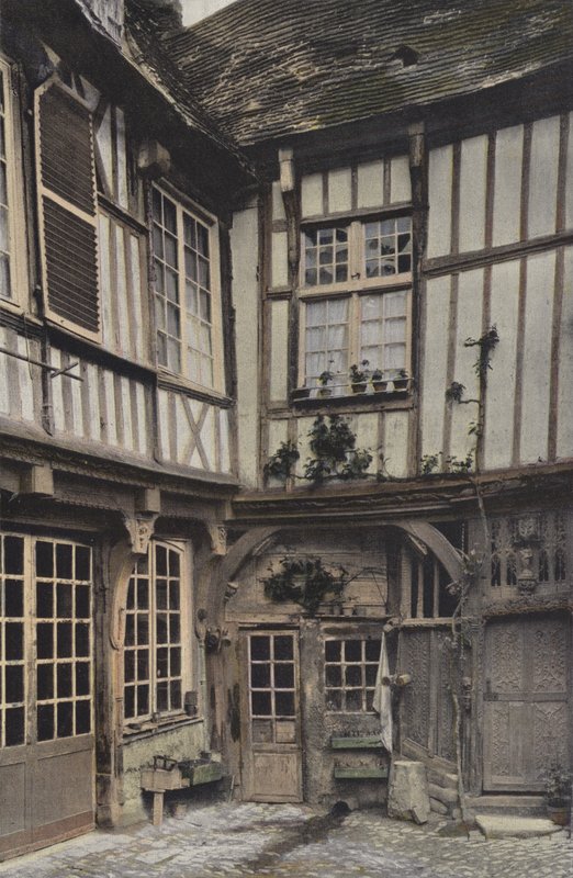 Abbeville, Huis genaamd van François Premier (binnenplaats) door French Photographer