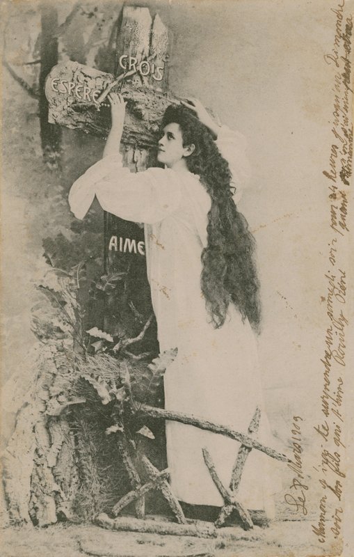 Crois Espere Aime (Geloof Hoop Liefde). Ansichtkaart verzonden in 1913 door French Photographer