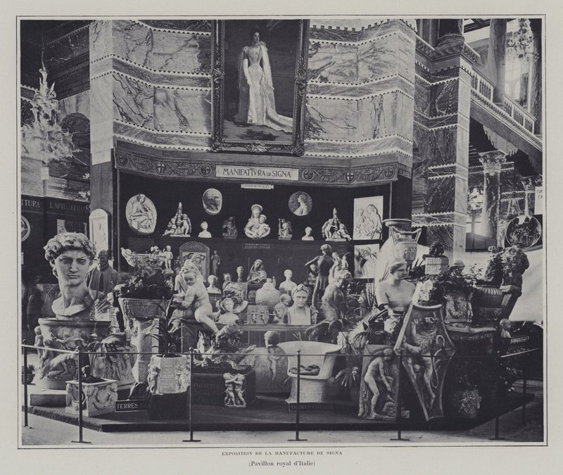 Tentoonstelling van waren uit de Signa-fabriek, Florence, in het Italiaanse paviljoen op de Exposition Universelle 1900, Parijs door French Photographer