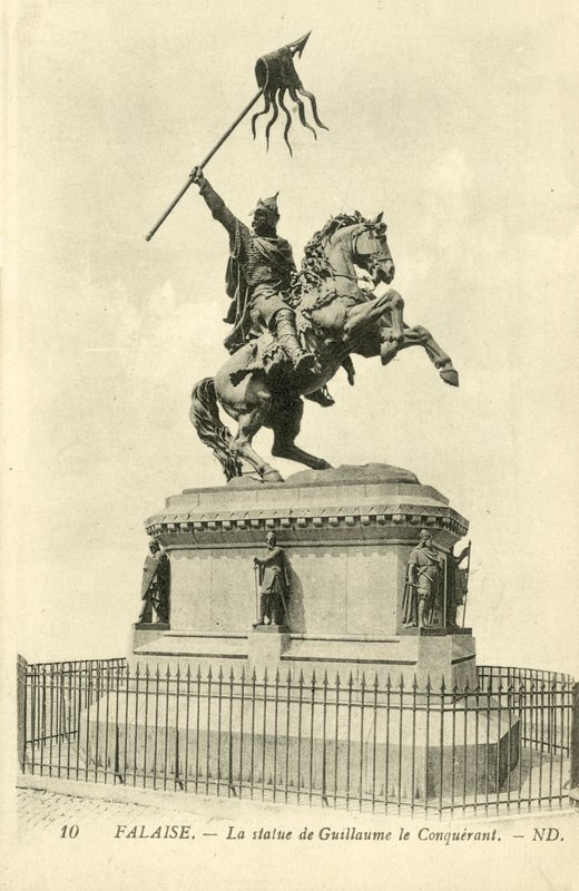 Falaise, Het standbeeld van Willem de Veroveraar, ND door French Photographer