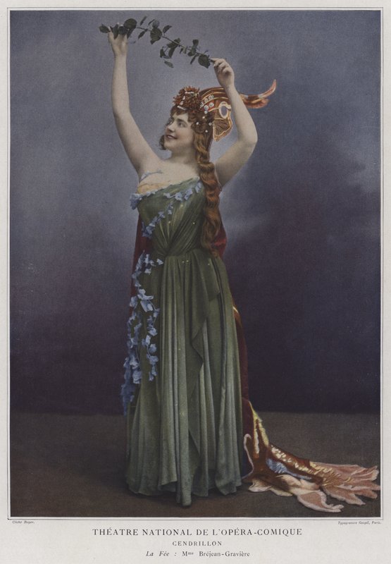 Georgette Brejean-Graviere als de fee in Cendrillon door French Photographer