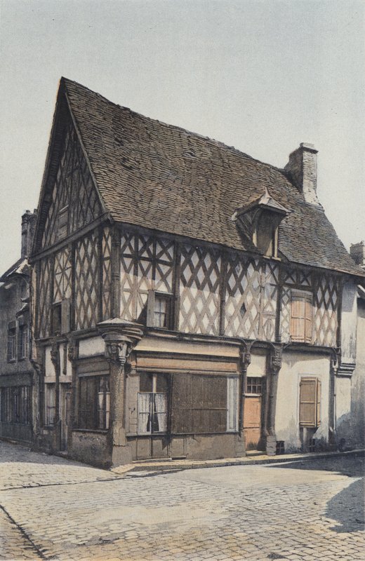 Levroux, Oud houten huis op het plein door French Photographer
