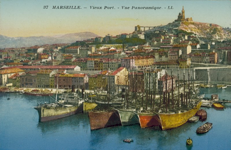 Marseille: Vieux Port, Panoramisch Uitzicht door French Photographer