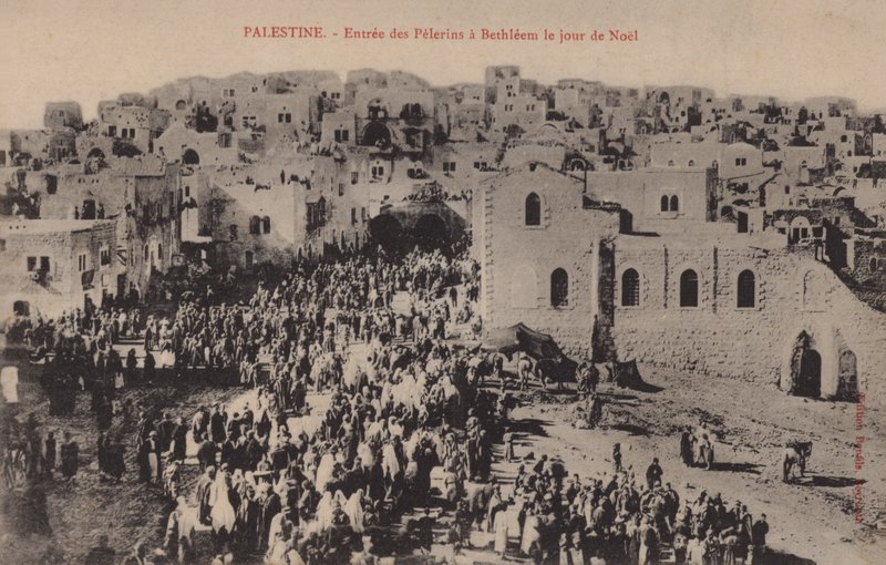 Palestina, intocht van de pelgrims naar Bethlehem op Kerstdag door French Photographer