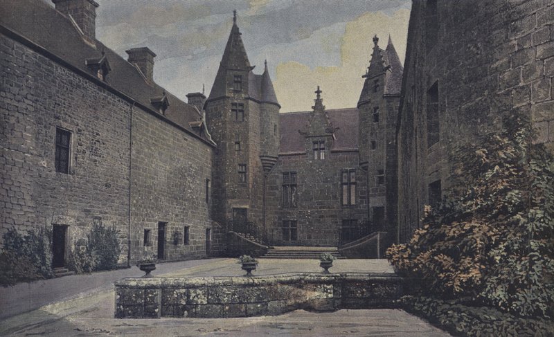 Ploubezre, Kasteel van Kergrist, Ensemble op de erehof door French Photographer