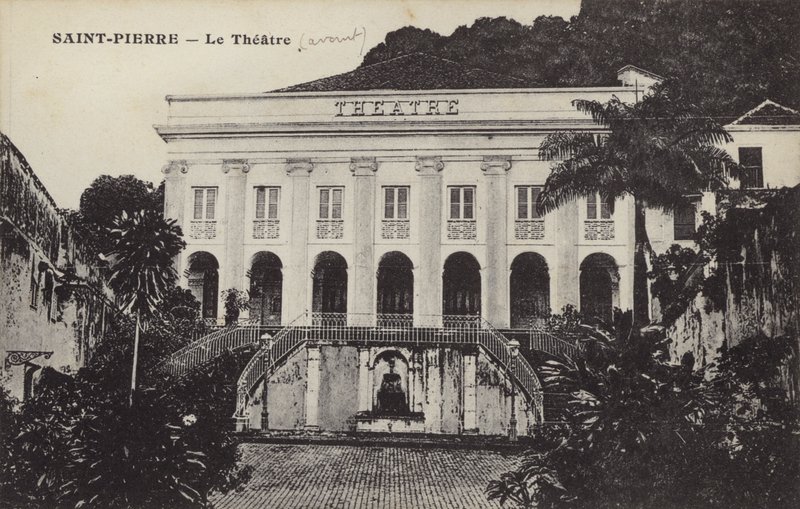 Theater, Saint Pierre, Martinique door French Photographer