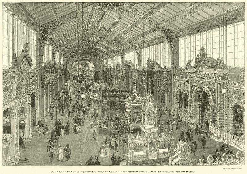De grote centrale galerij, genaamd de dertig meter galerij, in het Paleis van Champ de Mars door French School