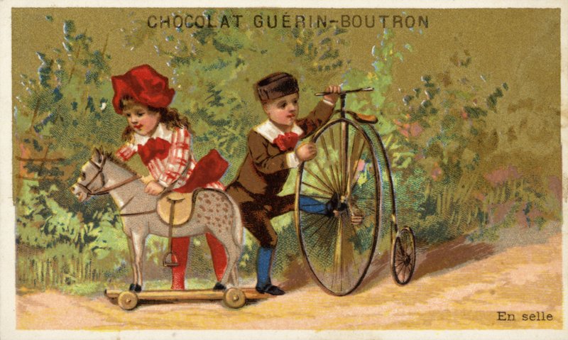 Speelgoedpaard en speelgoedfiets door French School