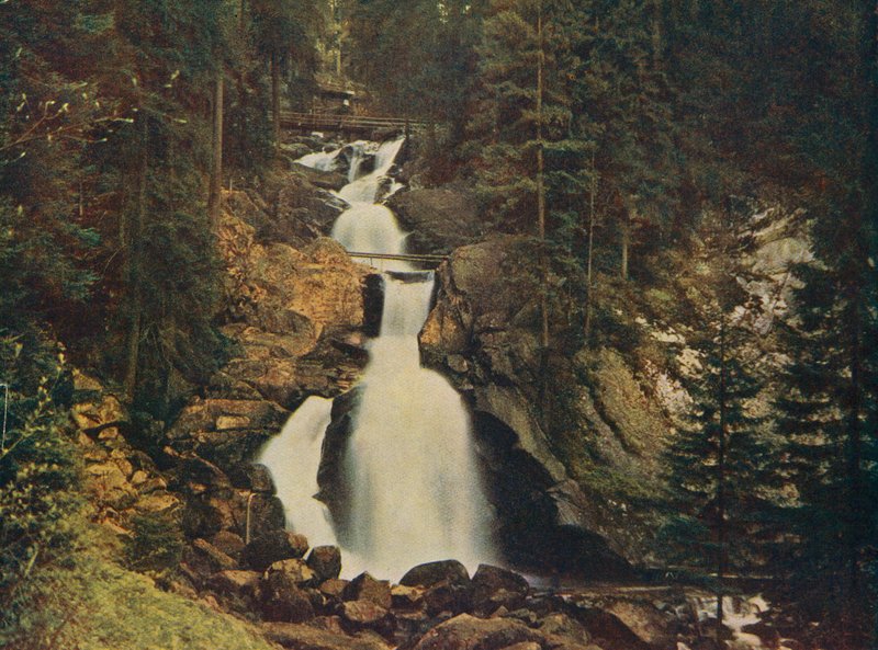 Triberg watervallen, Zwarte Woud, Duitsland (kleurenfoto) door German Photographer
