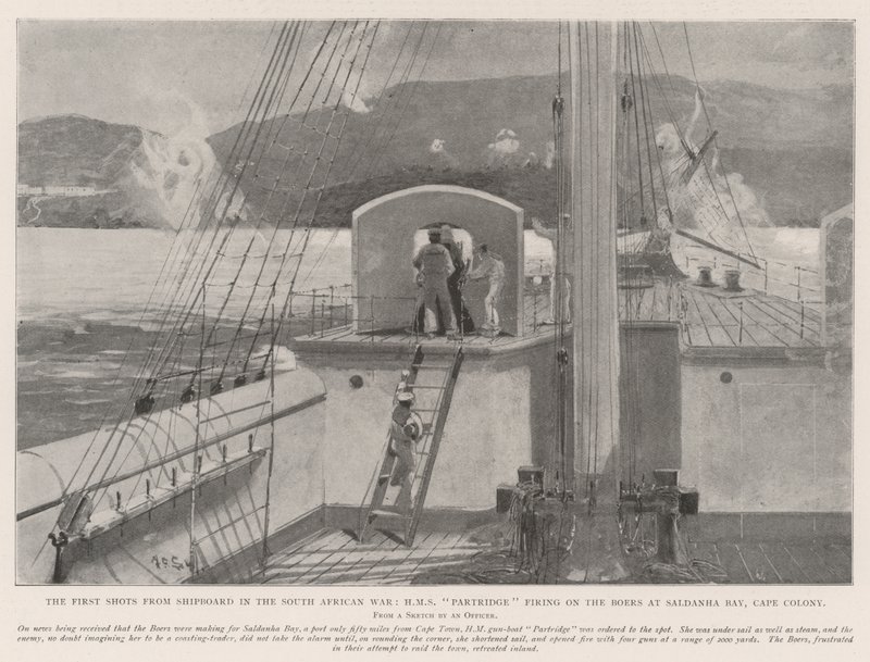 De eerste schoten vanaf een schip in de Zuid-Afrikaanse Oorlog, HMS Partridge vuurt op de Boeren bij Saldanha Bay, Kaapkolonie door Henry Charles Seppings Wright