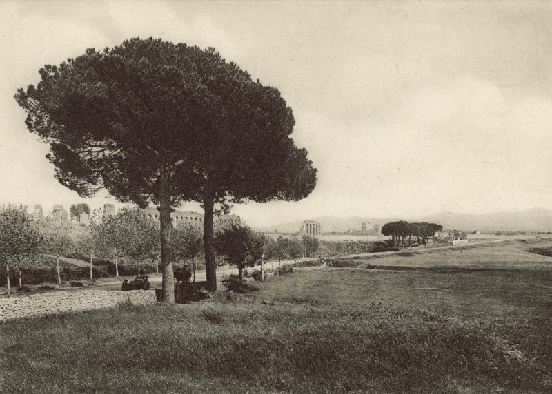 Aquaduct van Claudius op de nieuwe Via Appia door Italian Photographer