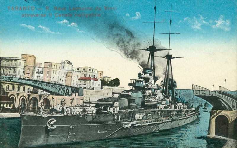 Slagschip Leonardo da Vinci, Taranto, Italië (ingekleurde foto) door Italian Photographer