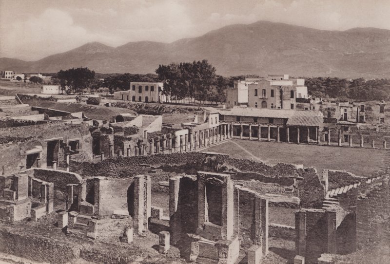 Caserma Dei Gladiatori Con Panorama, De schermschool door Italian Photographer