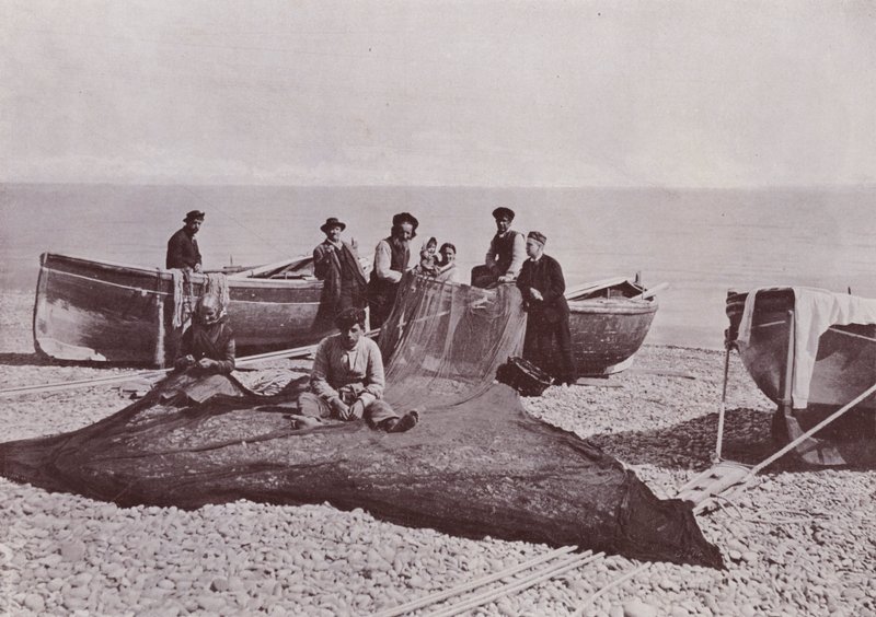Italië: Bordighera, vissers aan het werk (zwart-wit foto) door Italian Photographer