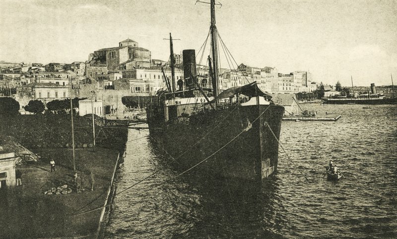 Panorama vanuit de haven (z/w foto) door Italian Photographer