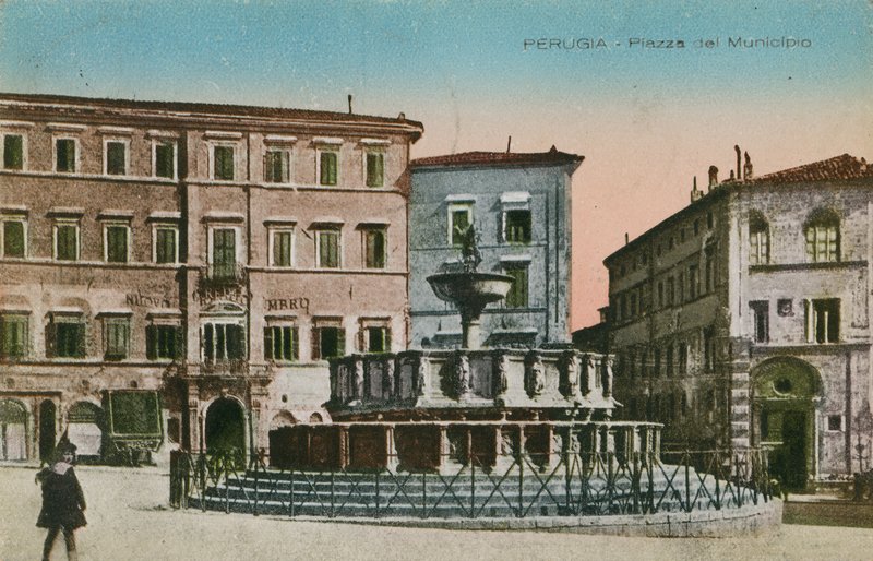 Perugia, Piazza del Municipio, ca. 1910 door Italian Photographer