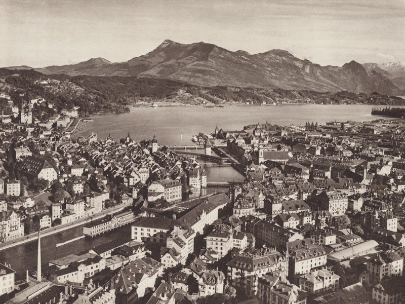 Luzern, vanaf de Gutsch, kijkend naar het meer en de Rigi door Jean Gaberell