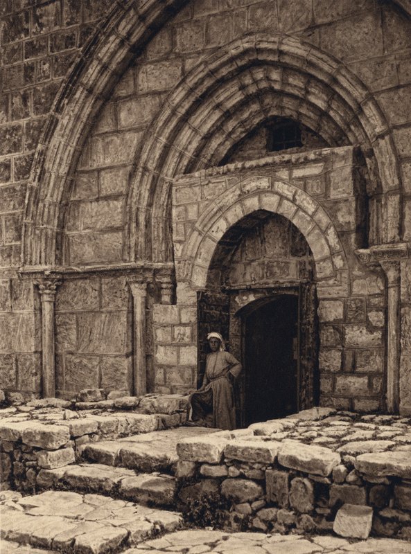 Jeruzalem, Kerk van het Graf van de Maagd, Portaal door Karl Grober