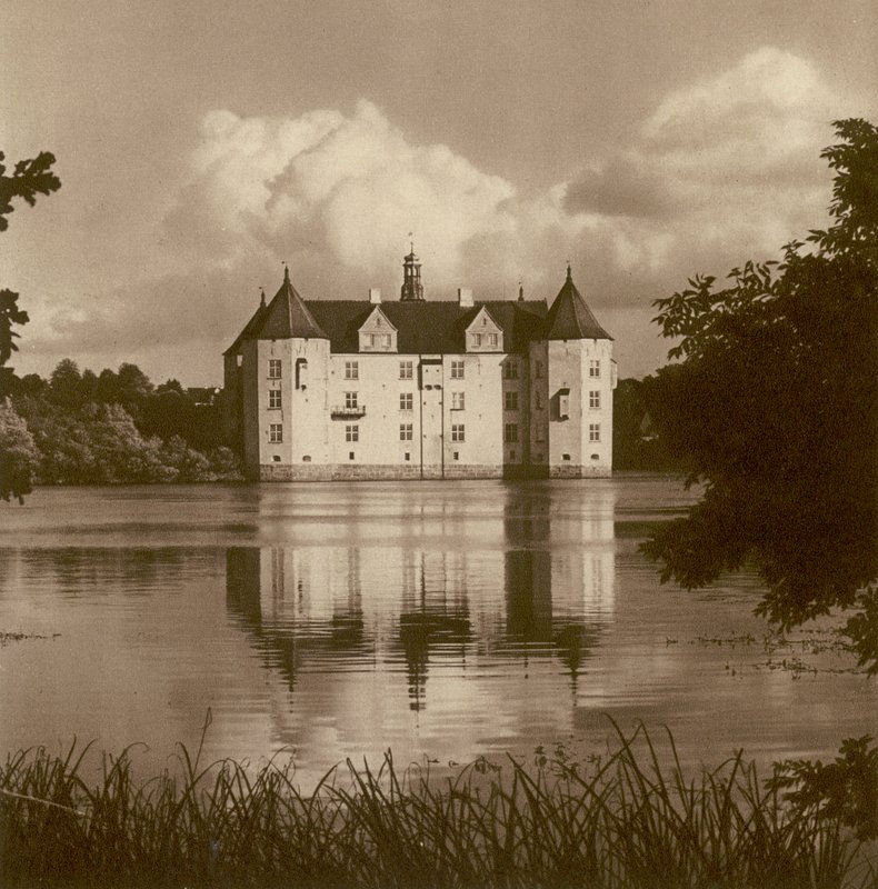 Schloss Glucksburg bei Flensburg (Schleswig) door Kurt Hielscher