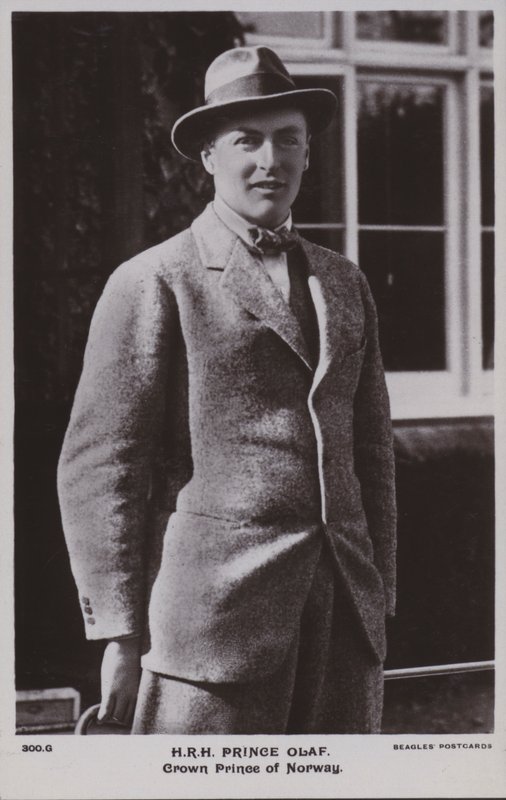 Prins Olaf, kroonprins van Noorwegen, later koning Olav V door Norwegian Photographer