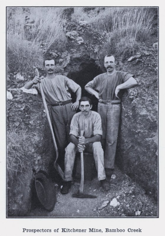 Prospectors van Kitchener Mine, Bamboo Creek door Photographer Australian