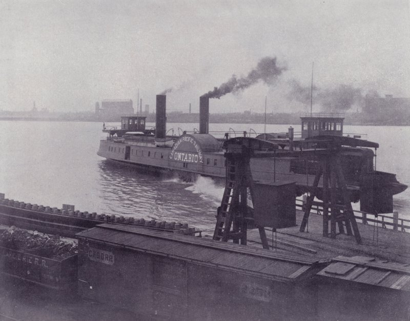 Canada: Overzet Stoomboot tussen Windsor en Detroit door Photographer Canadian