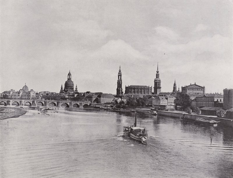 Oude stad vanaf de Marienbrug (zwart-wit foto) door Photographer German
