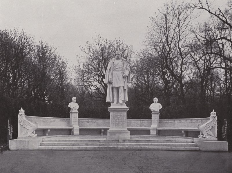 Denkmal In Der Sieges-Allee, Wilhelm Der Grosse door Photographer German