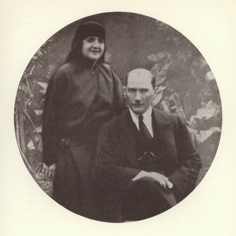 Mustafa Kemal Atatürk, president van Turkije, en zijn vrouw, Latife Usakligil door Photographer German