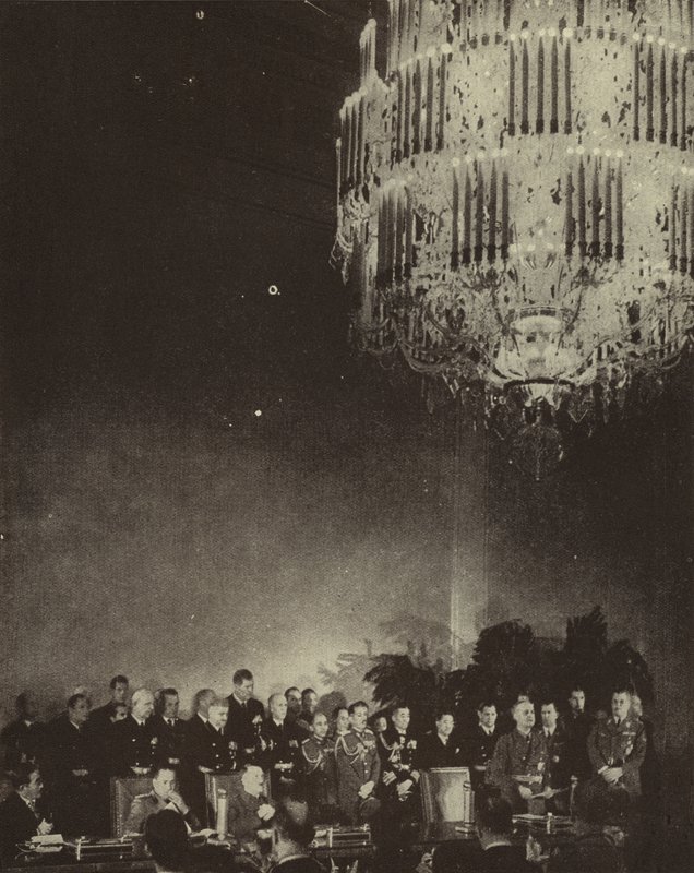 Ondertekening van het Driemogendhedenpact dat de As van Japan, Nazi-Duitsland en Fascistisch Italië vormt in de Rijkskanselarij, Berlijn, Tweede Wereldoorlog, 27 september 1940 door Photographer German