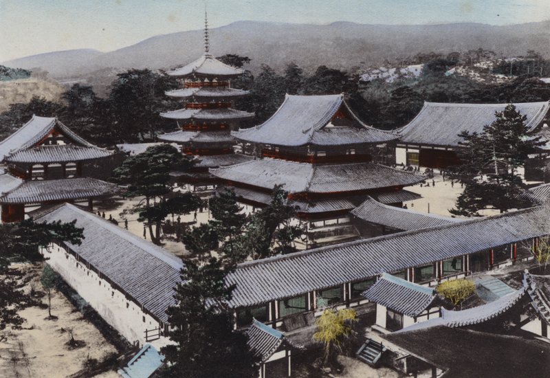 Japan, ca. 1912: Horyu-ji, de oudste boeddhistische tempel in Japan, gebouwd ongeveer 1300 jaar geleden, Yamato door Photographer Japanese