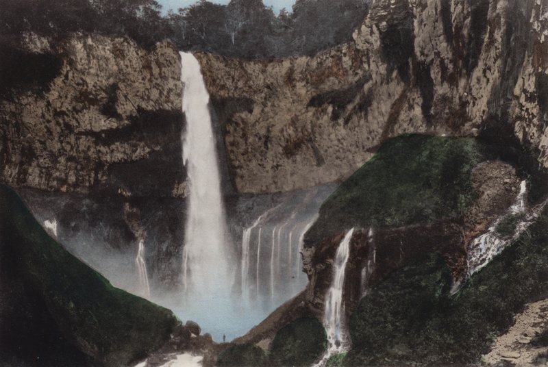 Japan, ca. 1912: Kegon Waterval, Nikko door Photographer Japanese