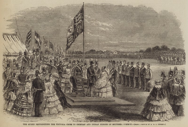 De koningin reikt het Victoria Cross uit aan Krim- en Indiase helden op Southsea Common door Richard Ubsdell