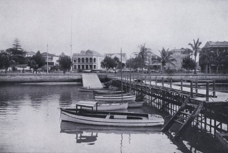 Esplanade, vanaf Yatch Club Jetty, Durban door South African Photographer