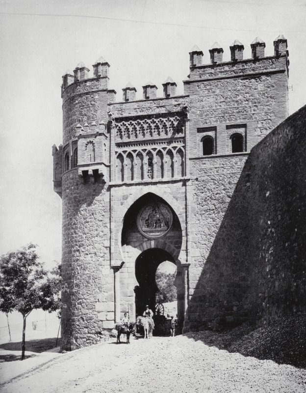 Puerta Del Sol, Toledo (z/w foto) door Spanish Photographer