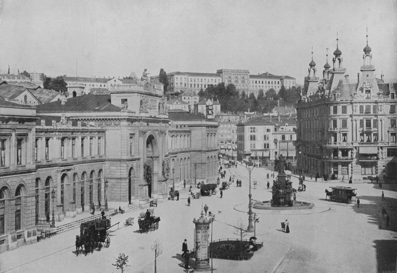 Zürich, Stationsplein en het Polytechnikum door Swiss Photographer