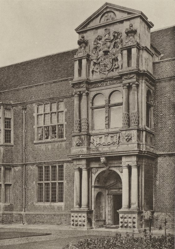 Deur, De Noordvleugel, Cobham Hall, Kent (zw/w foto) door William Galsworthy Davie