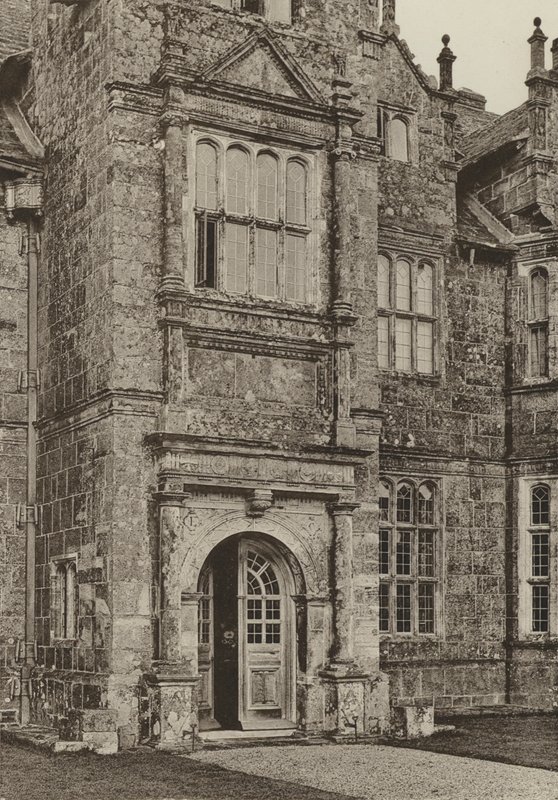 Deur, The South Doorway, Wakehurst Place, Sussex (zwart-wit foto) door William Galsworthy Davie