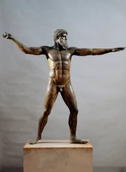 Griekse kunst: bronzen beeld genaamd de god van Kaap Artemision