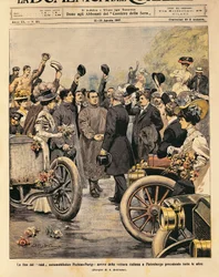 Aankomst in Sint-Petersburg van Italiaanse winnende auto (Itala 35/45 HP bestuurd door Scipione Borghese en Ettore Guizzardi), einde van de Parijs-Peking autorace, illustratie door Achille Beltrame uit La Domenica del Corriere, 11-18 augustus