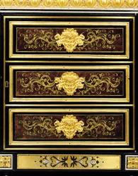 Detail van een Late Louis XVI ormolu-gemonteerde boulle marqueterie zijcabinet
