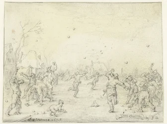 Mannen en jongens die sneeuwballen gooien