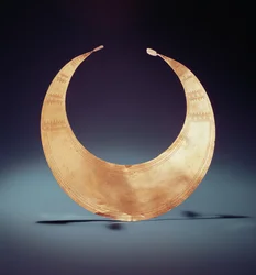 Lunula, Ross, County Westmeath, vroege bronstijd, ca. 2000 v.Chr.